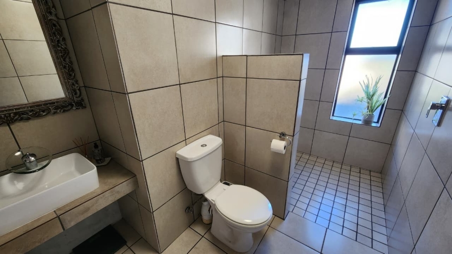 5 Bedroom Property for Sale in Vredenburg Western Cape